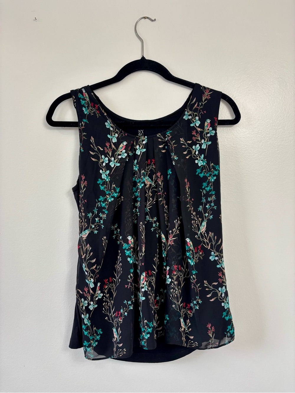 New York & Company Black Floral Pleated Sleeveless Camisole, Size M